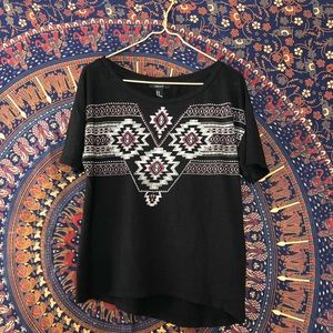 Tribal tee ✨